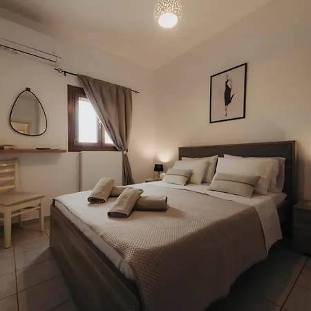 Calma I Naxos * Naxos City