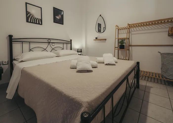 Calma I Naxos * Naxos City