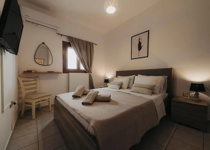 Calma I Naxos * Naxos City